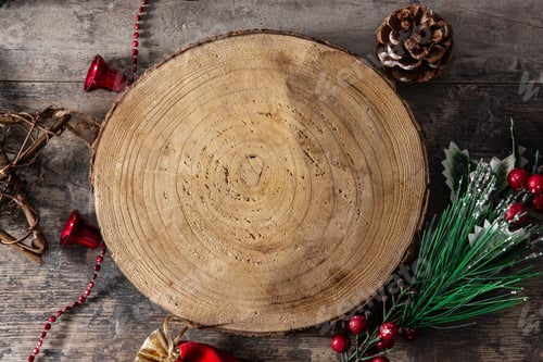 Preview: Christmas ornament and tree trunk