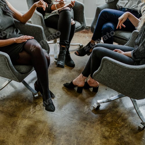 Preview: Businesswomen having a meeting