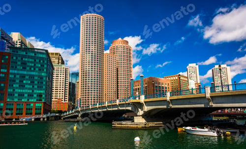 Preview: Bridge And The Skyline In Boston, Massachusetts.
