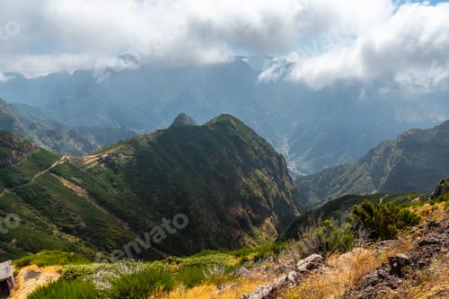 Vorschau: Miradouro Lombo do Mouro in einem Aussichtspunkt der Berge von Madeira im Sommer.
Portugal