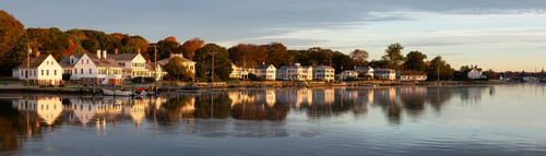 Preview: Panoramic view of residential homes by the Mystic River