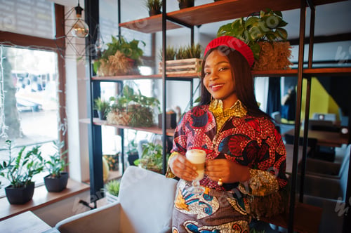 Preview: Beret woman
