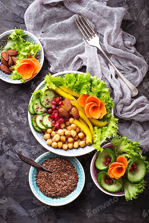 Preview: Buddha bowl with vegetable and chick-pea