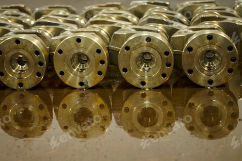 Preview: Protective oil on newly manufactured crankshafts