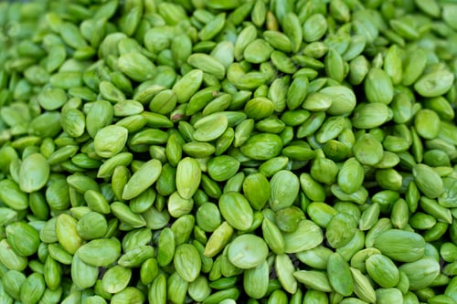 Preview: Stinky Bean, Smelly Bean, Petai From Malaysia, Unpeeled stink beans and stink bean pods.