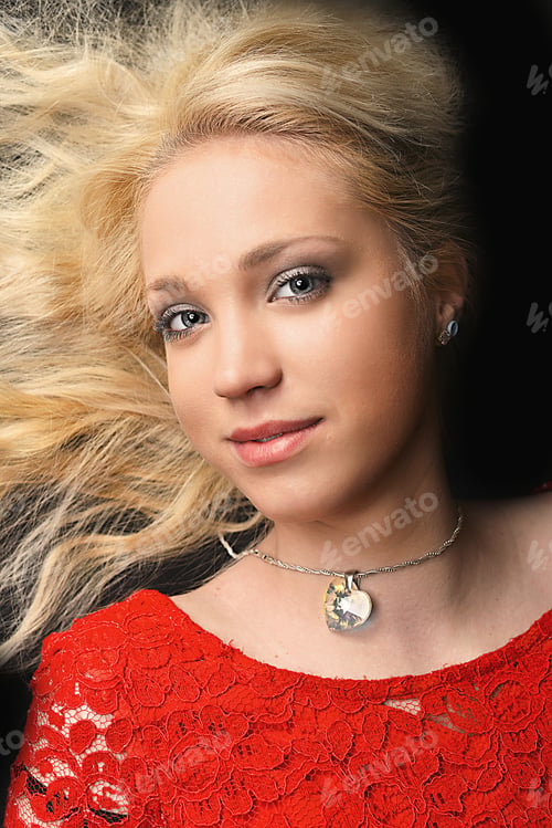 Preview: Glamour Portrait Of Beautiful Woman Model