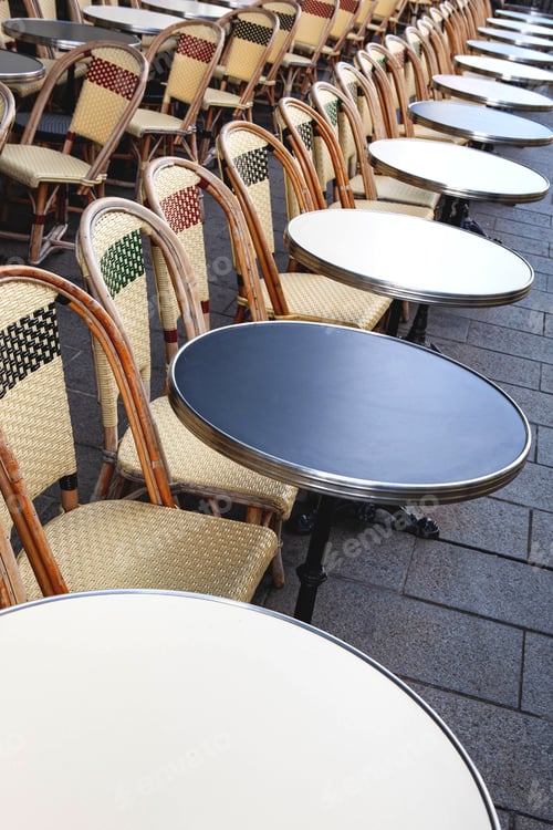 Preview: This French cafe is empty