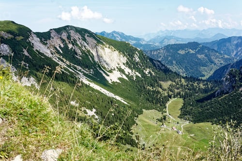 Preview: Scenic green mountains and valleys in Bavaria