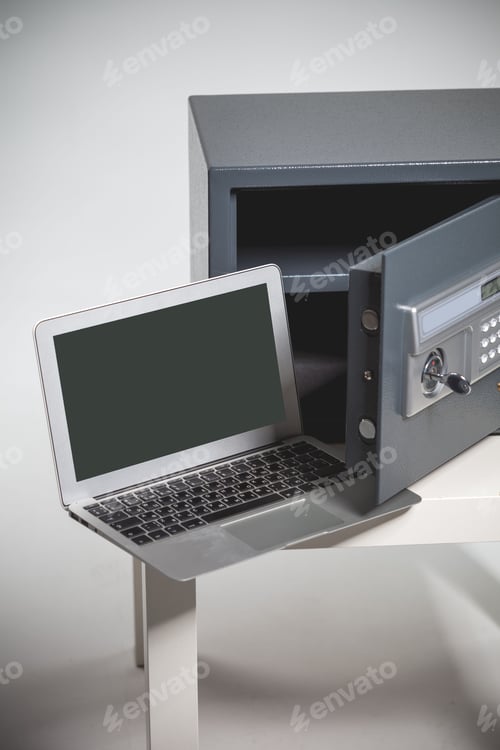Preview: Safe and laptop