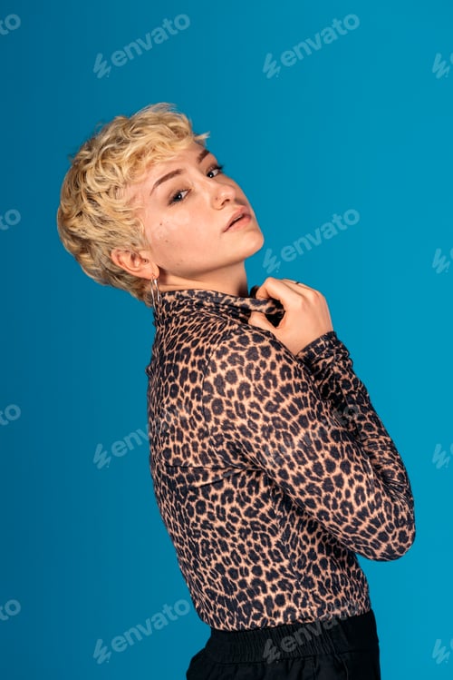Preview: Expressive Girl in Studio Shot