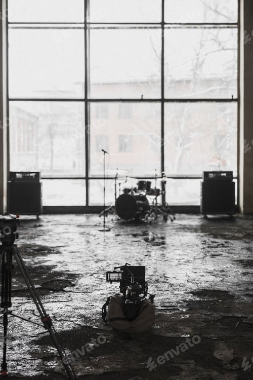 Preview: Grunge building interior