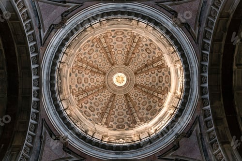 Preview: Low-angle view of the National Palace of Mafra dome in Portugal