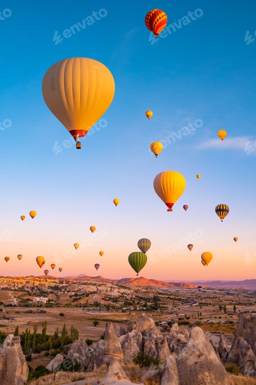 Preview: Hot air balloons in Cappadocia, Turkey