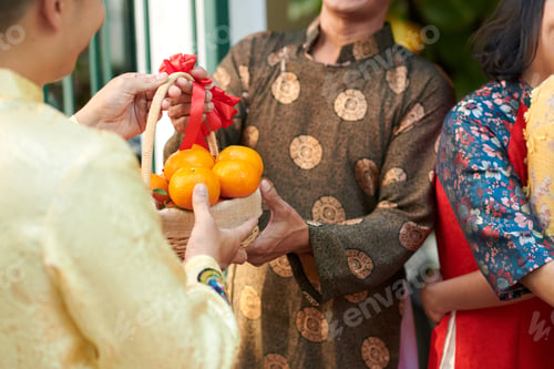 Preview: Ripe Mandarines for Senior Parents
