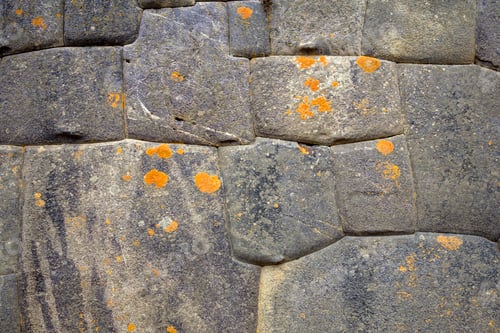 Preview: Old stone wall