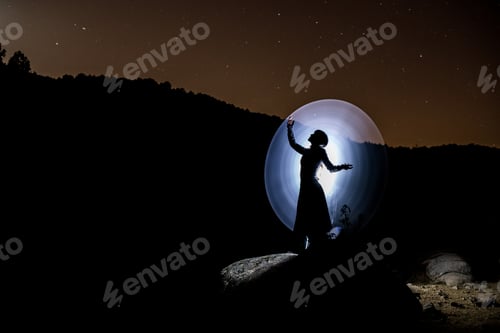 Preview: Model at night