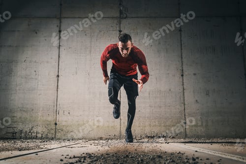 Preview: Athletic man sprinting