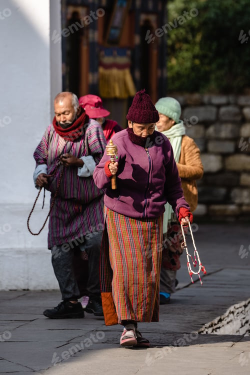 Preview: Worshipers at the National Memorial Stupa Chorten, a Tibetan Buddhist temple site in Thimphu Bhutan