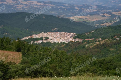 Preview: Country landscape near Volturara Appula, Apulia, Italy
