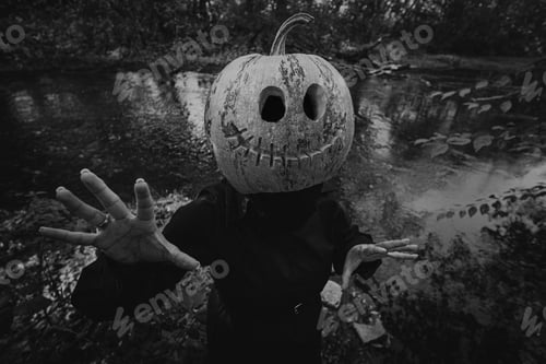Preview: Scary woman with pumpkin head for Halloween. Jack-o-lantern costume.Trick or treat, scares you