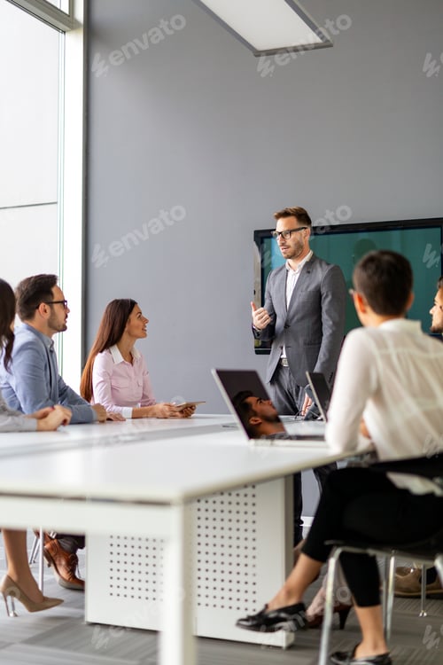 Preview: Entrepreneurs and business people conference in modern meeting room