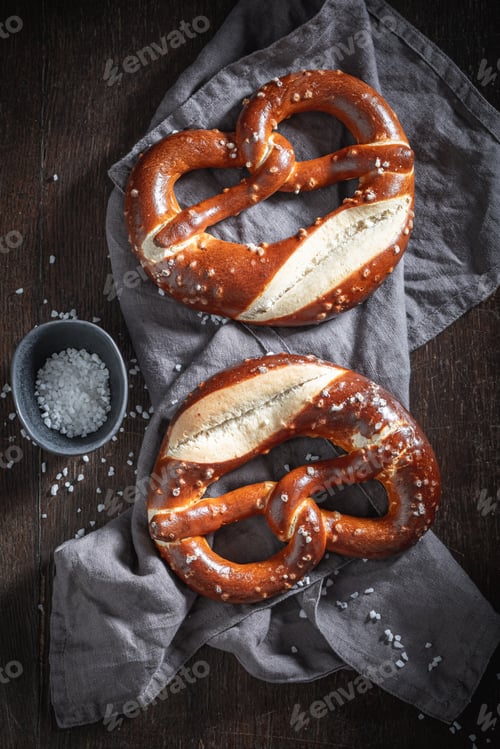 Preview: Yummy and crunchy pretzels as a salty snack.