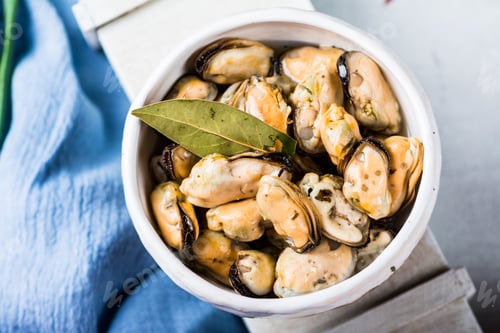 Preview: Delicious Mussels in a Bowl with Bay Leaf