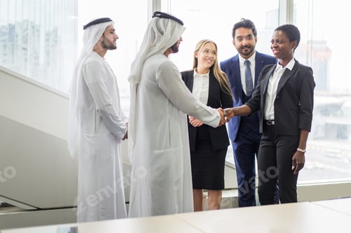 Preview: Business meeting in Dubai