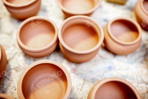 Preview: Clay pitchers at the pottery