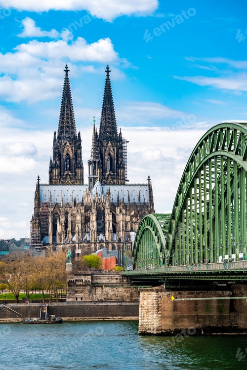 Preview: Germany, Cologne, view to the city with Rhine River