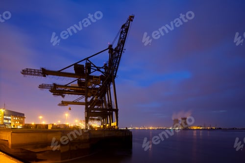 Vista previa: Container Harbor And Power Station At Night