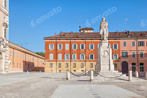 Preview: Piazza Roma and monument to Vincenzo Borelli, Modena