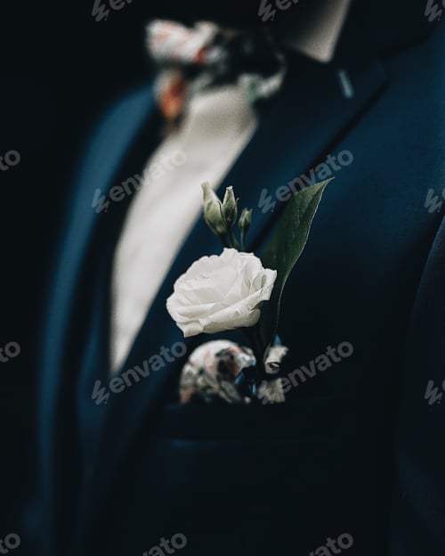 Preview: Lapel on a blue suit