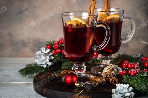 Preview: Mulled wine in glass mug with fruit and spices