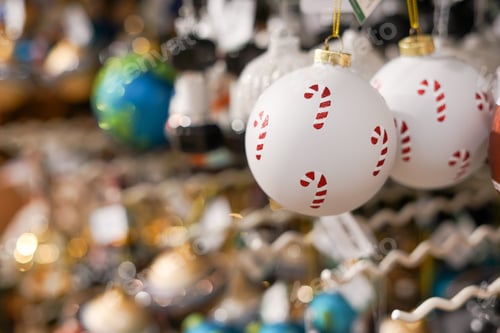 Preview: Christmas market store - Christmas balls decorations in the shopping mall