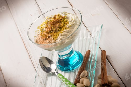 Preview: mousse with pistachio and cinnamon