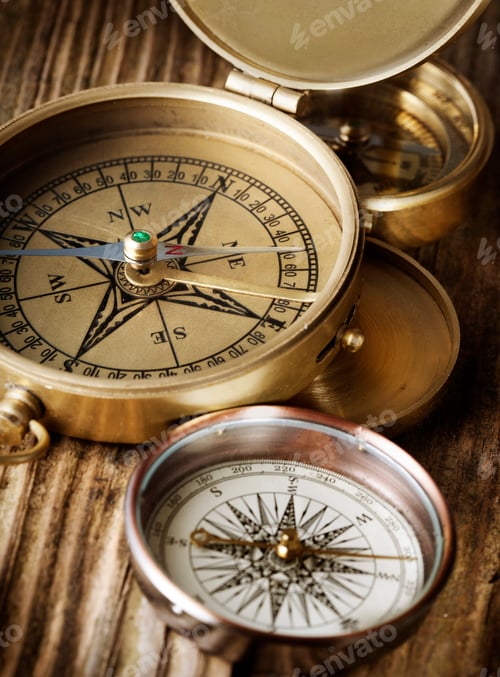 Preview: Vintage compasses