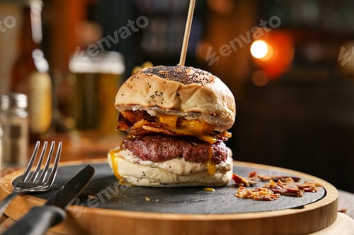 Preview: Burger in a pub