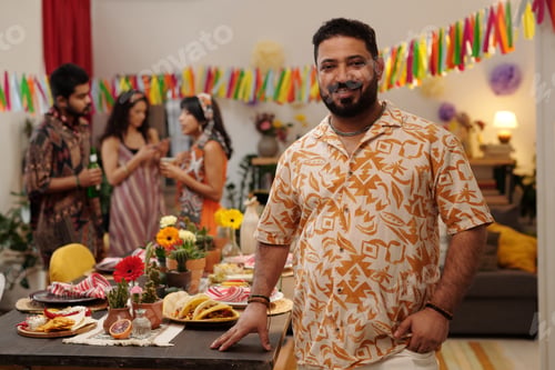 Preview: Young cheerful man in stylish shirt