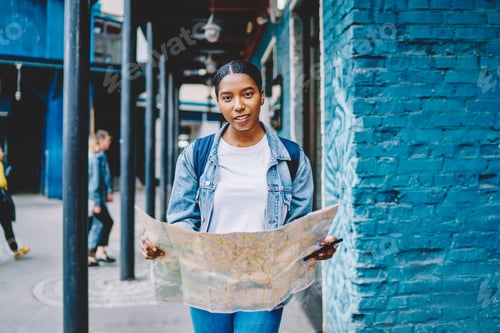 exploring city architecture during solo recreation vacations