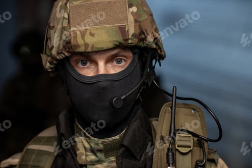 Preview: Soldier in Camouflage and Mask Gears Up