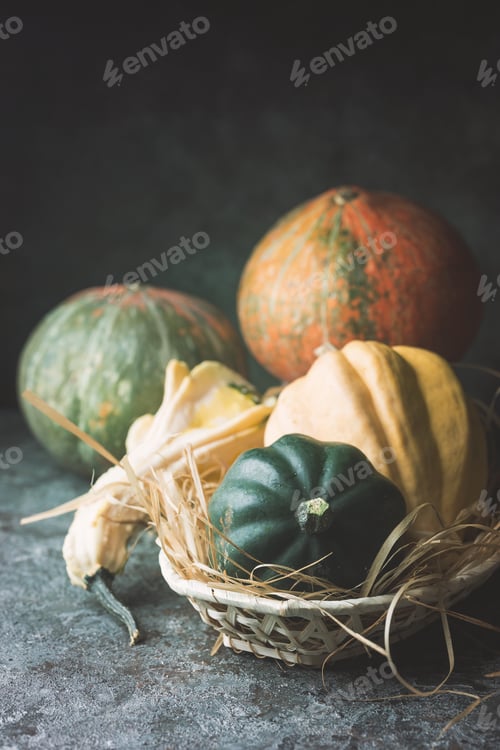 Preview: raw pumpkins in a basket