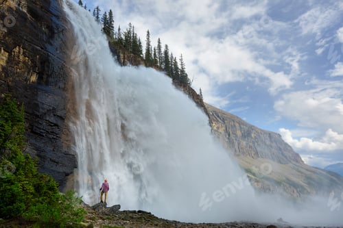 Preview: Waterfall in Canada