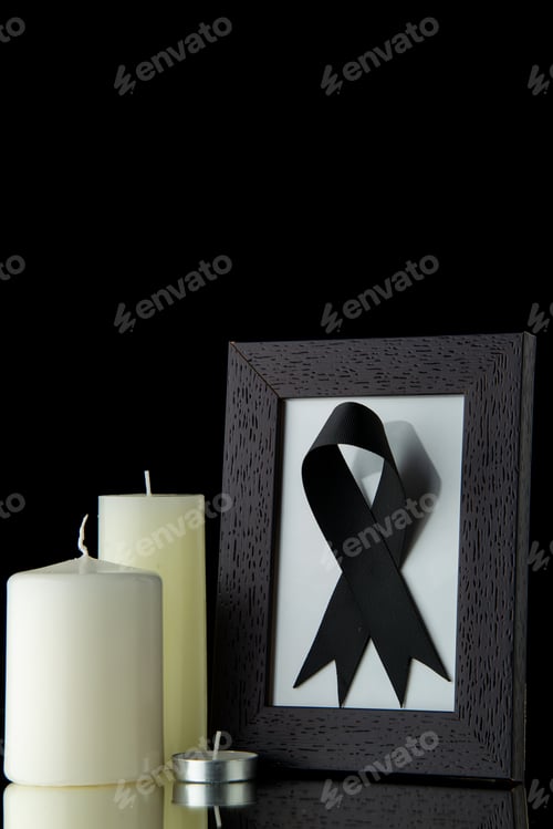 Preview: front view of white candles with picture frame on black background war funeral palestine