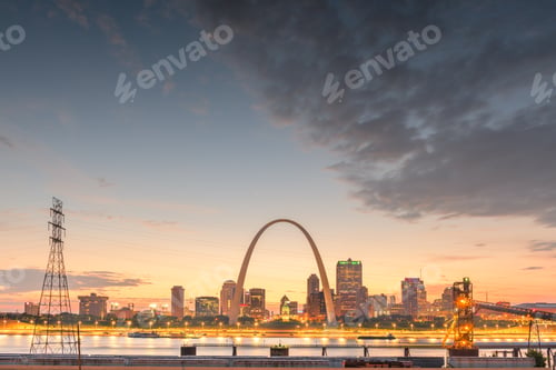 Preview: St. Louis, Missouri, USA downtown cityscape on the river