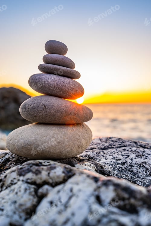 Preview: Stacked stones at the beach