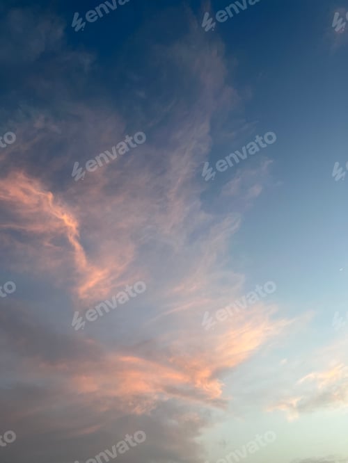 Preview: Beautiful sky with pink clouds