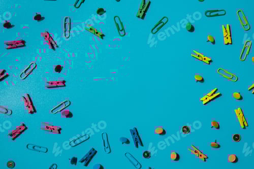 Visualização: Borda vazia do material de papelaria escolar. Copie espaço para seu texto ou saudação educacional