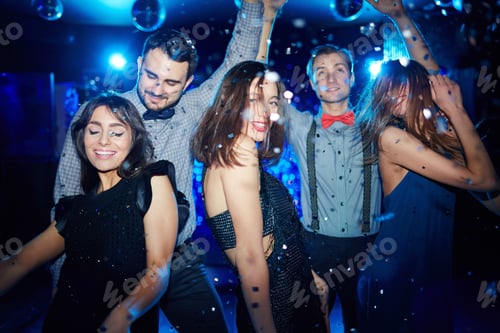 Preview: Charming dancers