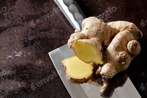 Preview: Fresh ginger on a cleaver